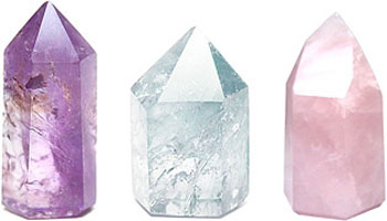 Три разноцветных кристалла